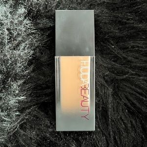 Huda Beauty Faux Filter Foundation